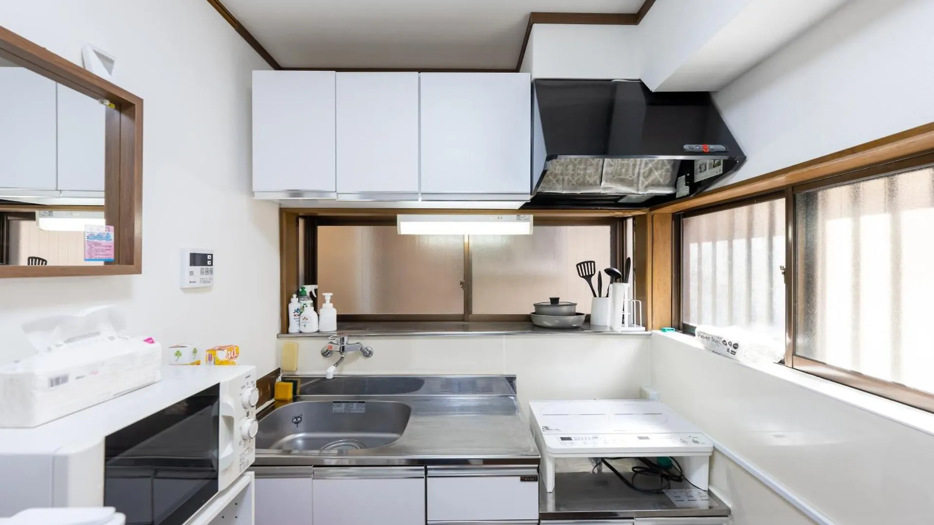 Apartman 一棟貸切宿, 東京一之江ハウス6名定員, 秋葉原19分,新宿30分,Wifi有, ディズニータクシー20分3000円,駐車場ありません Tokió Japán