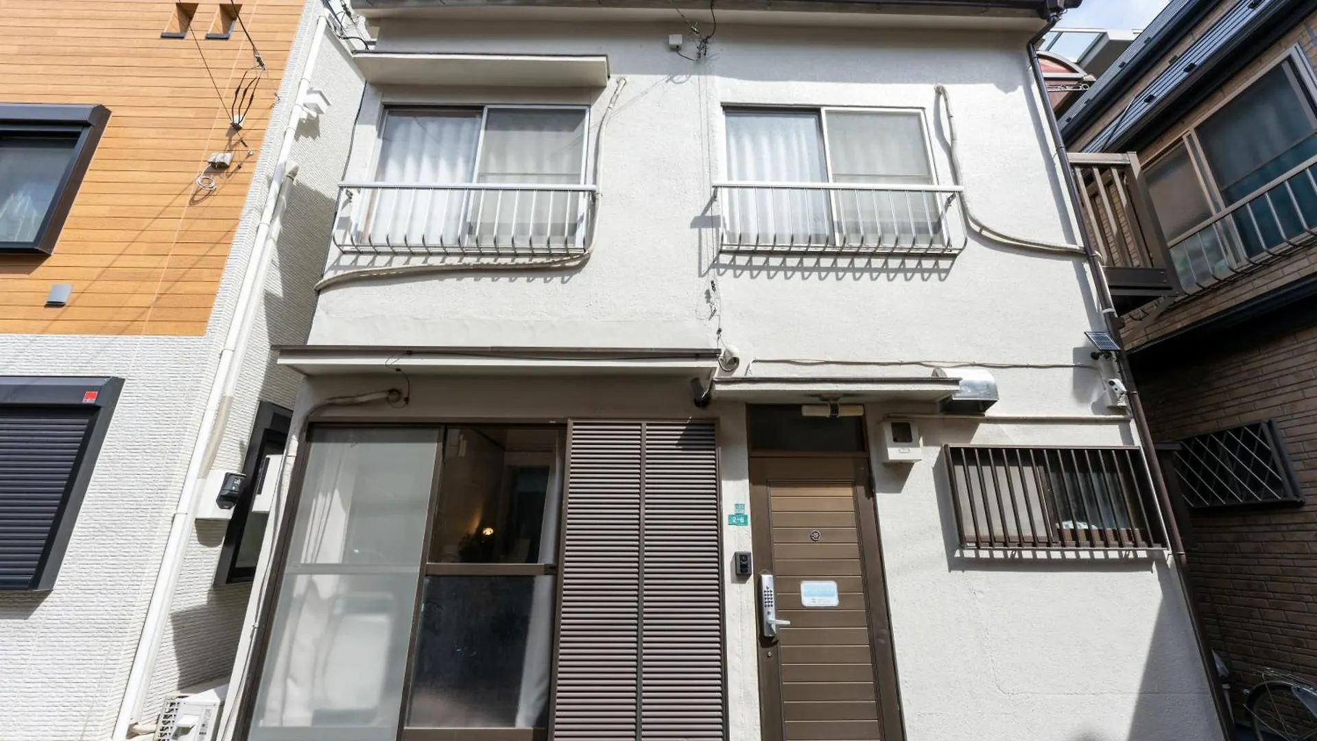 Apartman 一棟貸切宿, 東京一之江ハウス6名定員, 秋葉原19分,新宿30分,Wifi有, ディズニータクシー20分3000円,駐車場ありません Tokió
